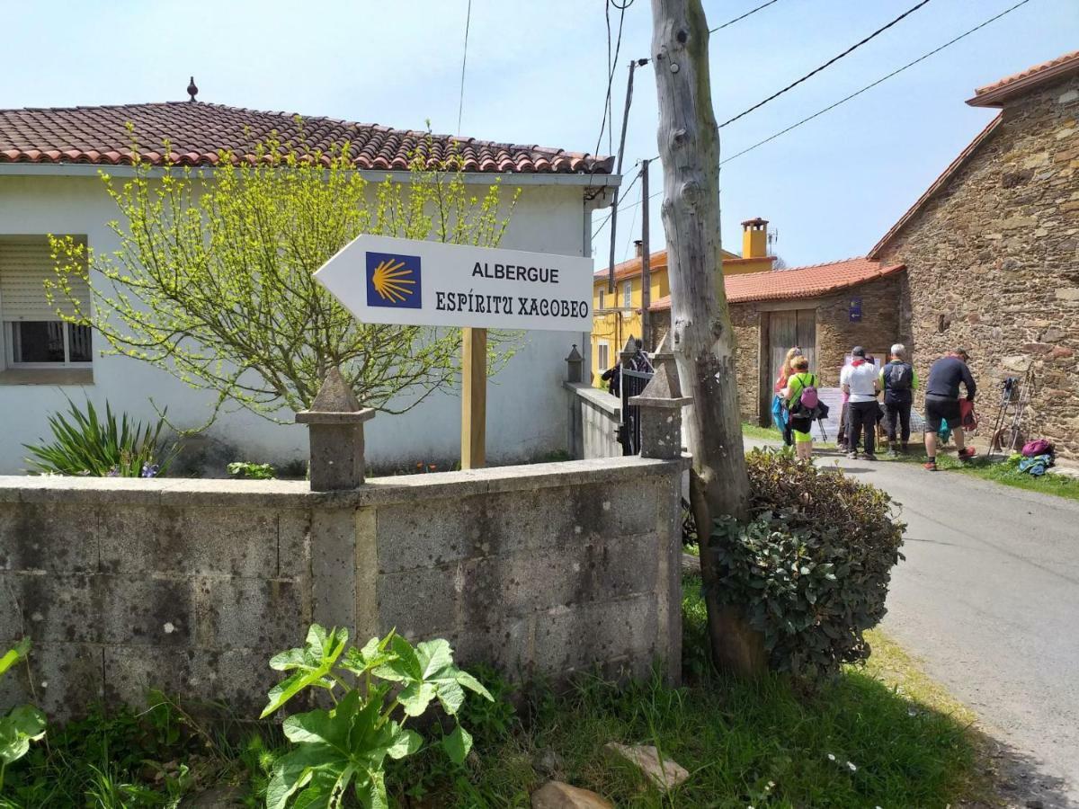 Albergue Espiritu Xacobeo O Pedrouzo Bagian luar foto